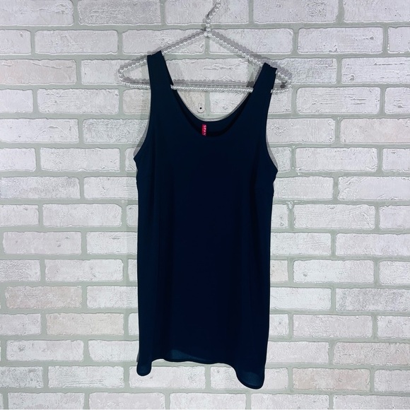 SPANX Perfect Length Chiffon Tank in Navy Size S - Picture 2 of 8